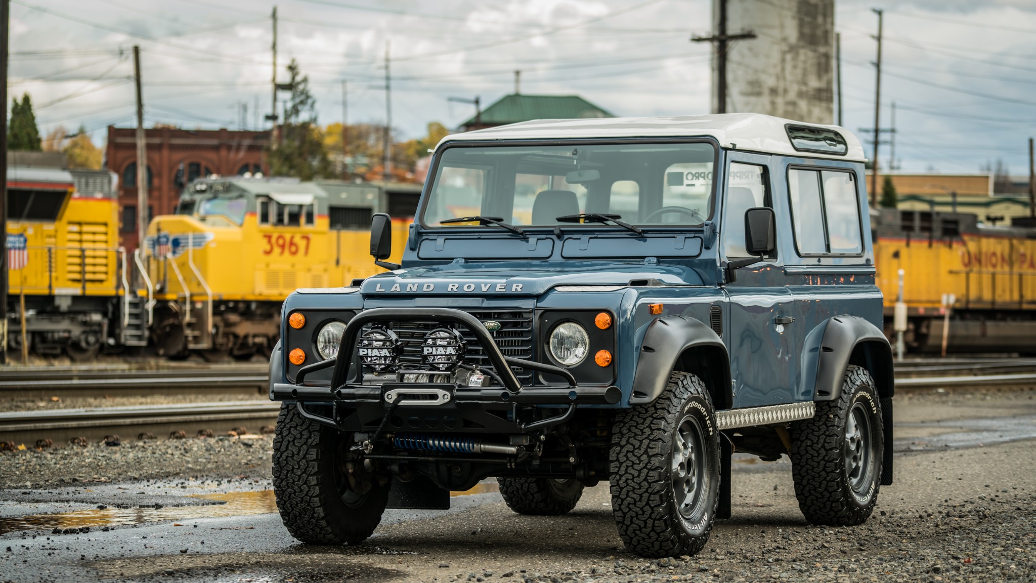 Free Land Rover Defender 4K Wallpaper & Desktop HD Background for PC