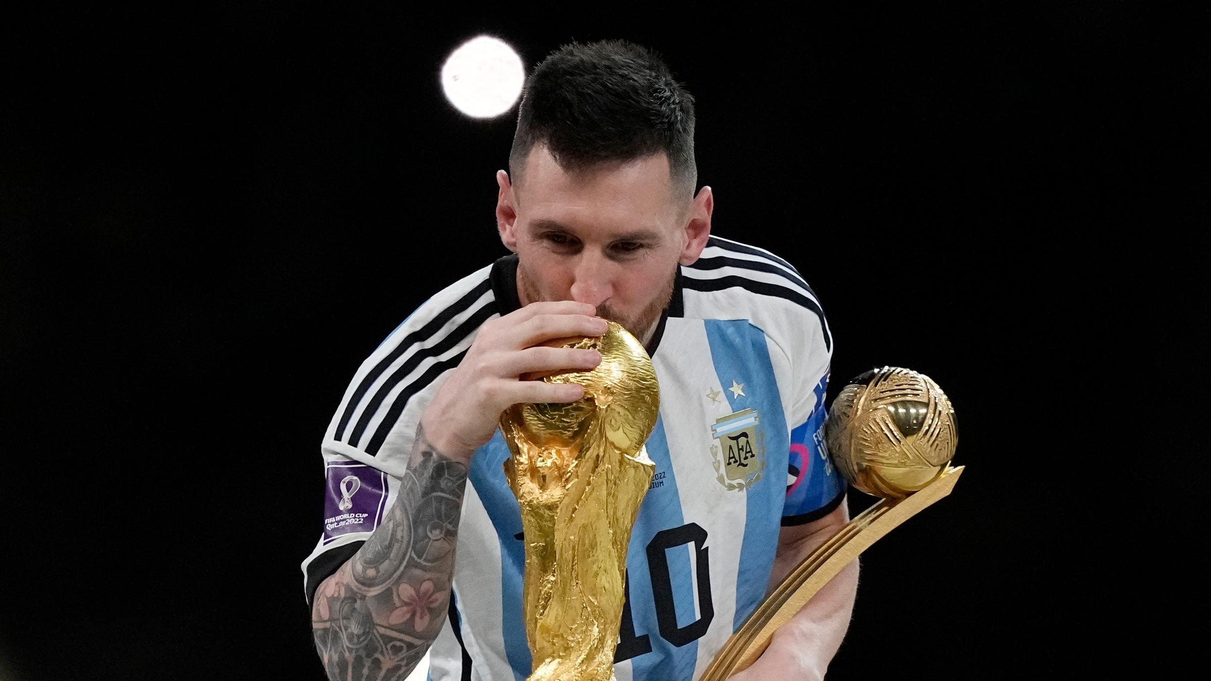 Wallpaper Argentina, football, tattoo, Qatar, Lionel Andrés Messi, Lionel Andrés Messi, FIFA World Cup, World Cup for mobile and desktop, section спорт, resolution 2400x1350