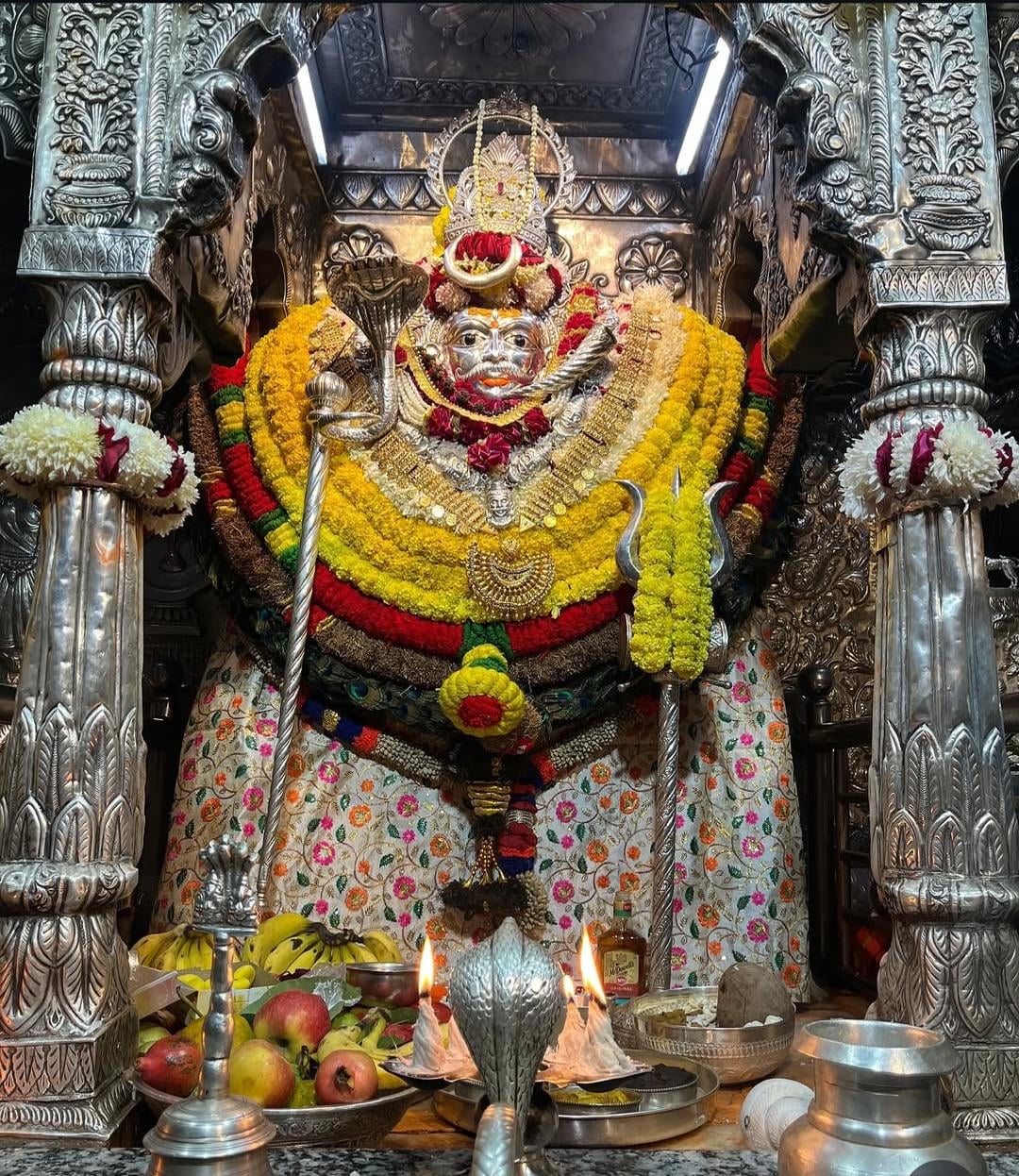 Please share HD pics of Kashi Kalabhairava