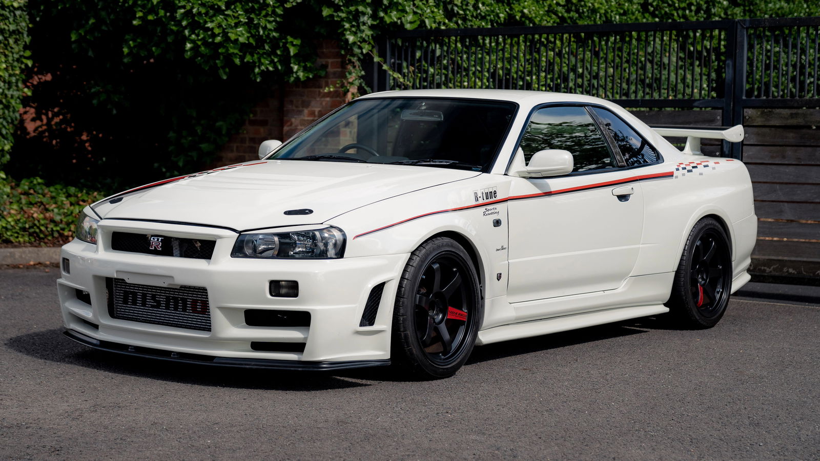 That* R34 Nissan Skyline GT R R Tune Sold For £000