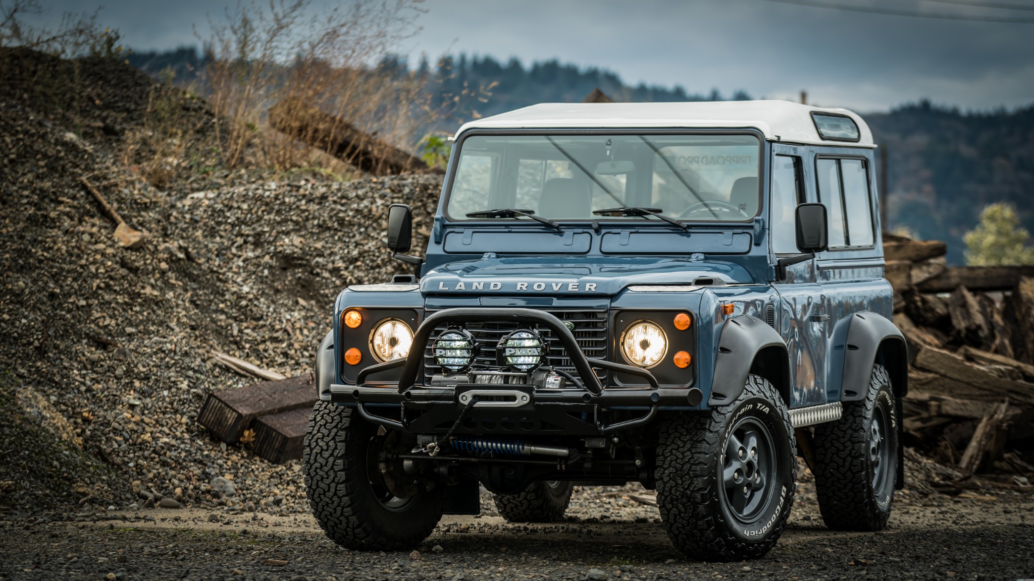 Free Land Rover Defender 90 4K Wallpaper & Desktop HD Background for PC