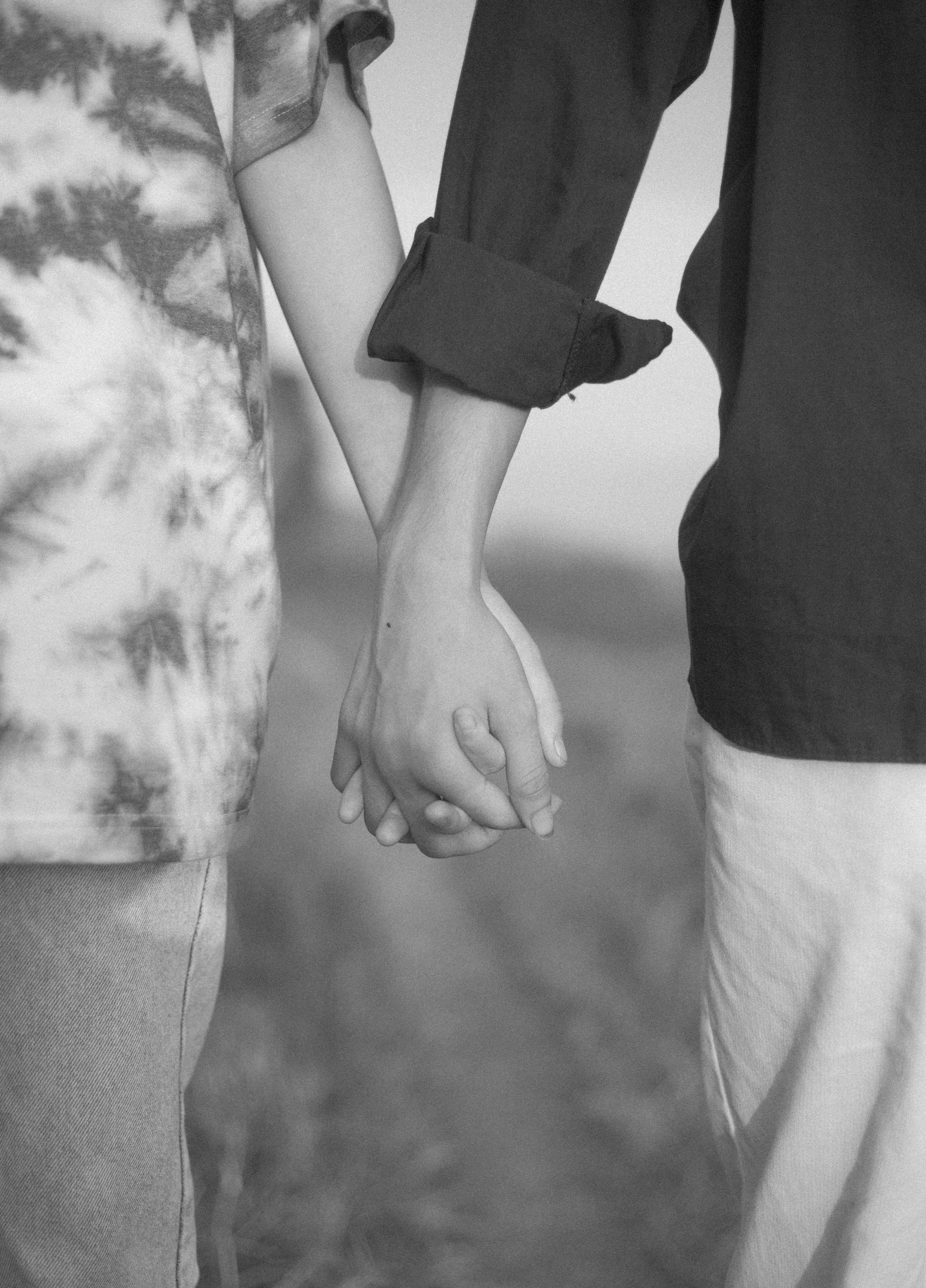 Download wallpaper 3728x5184 couple, hands, love, romance, black and white, bw HD background
