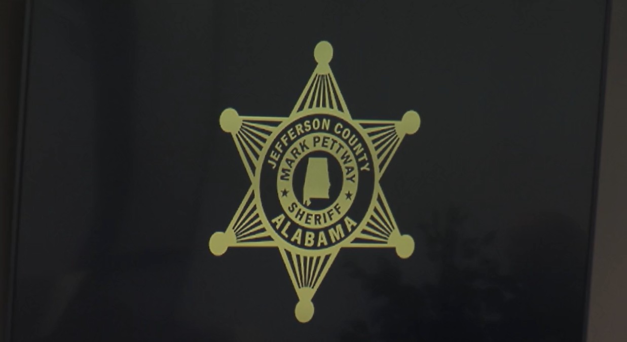 Jefferson County Sheriff Mark Pettway receives award
