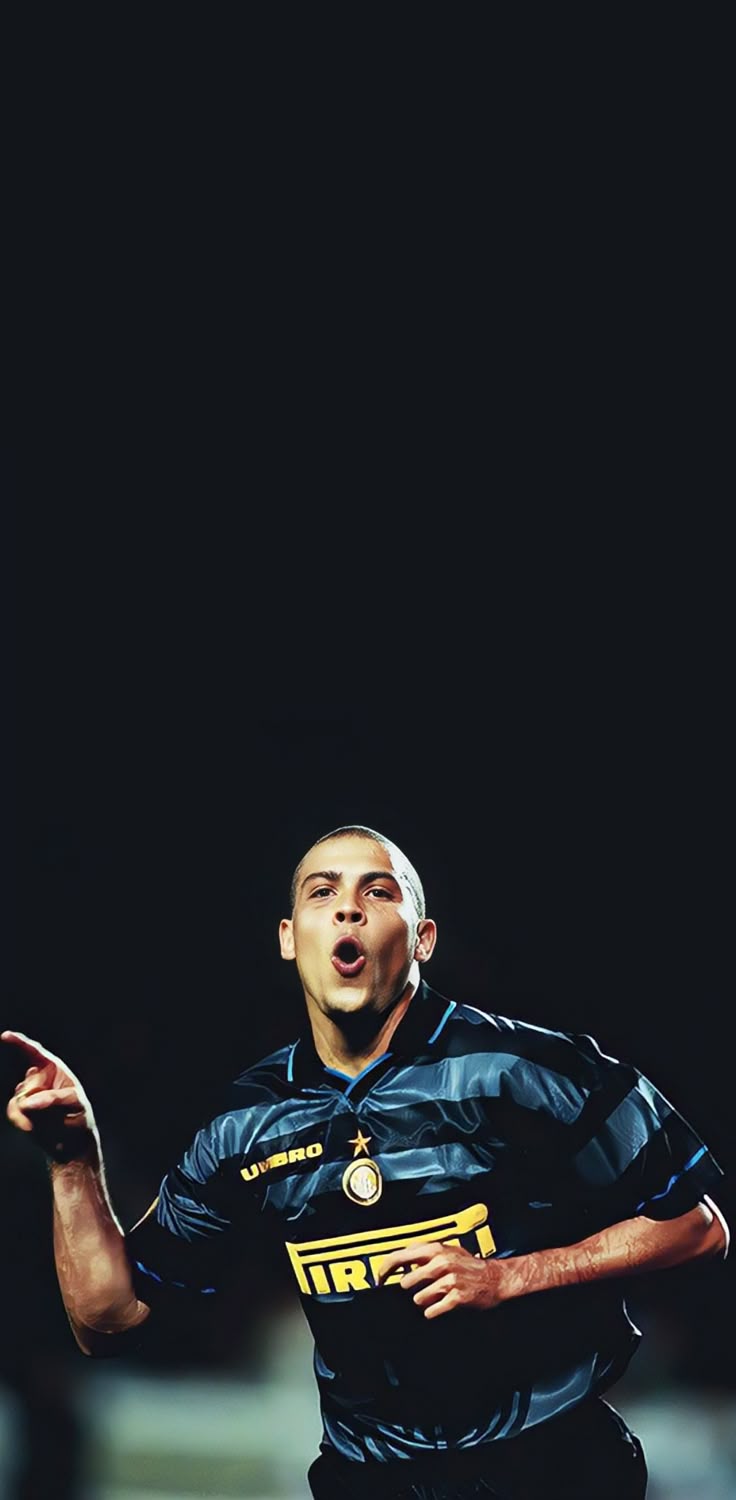 Ronaldo R9 Inter Milan HD football retro wallpaper