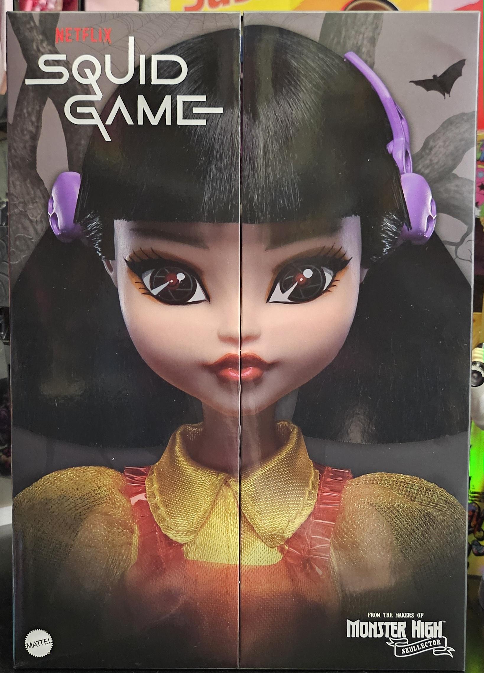 Young Hee Photo In And Out Of Box