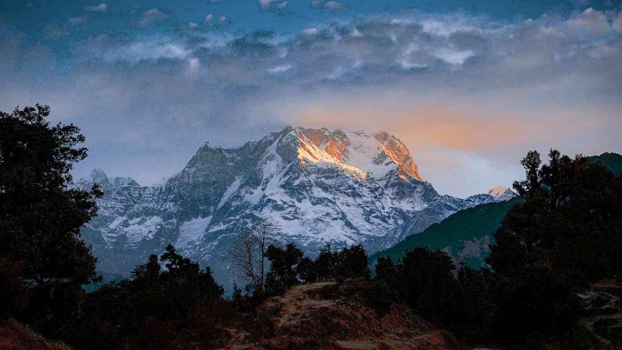 Snowy Trails: Chopta to Chandrashila Trek. Plan The Unplanned