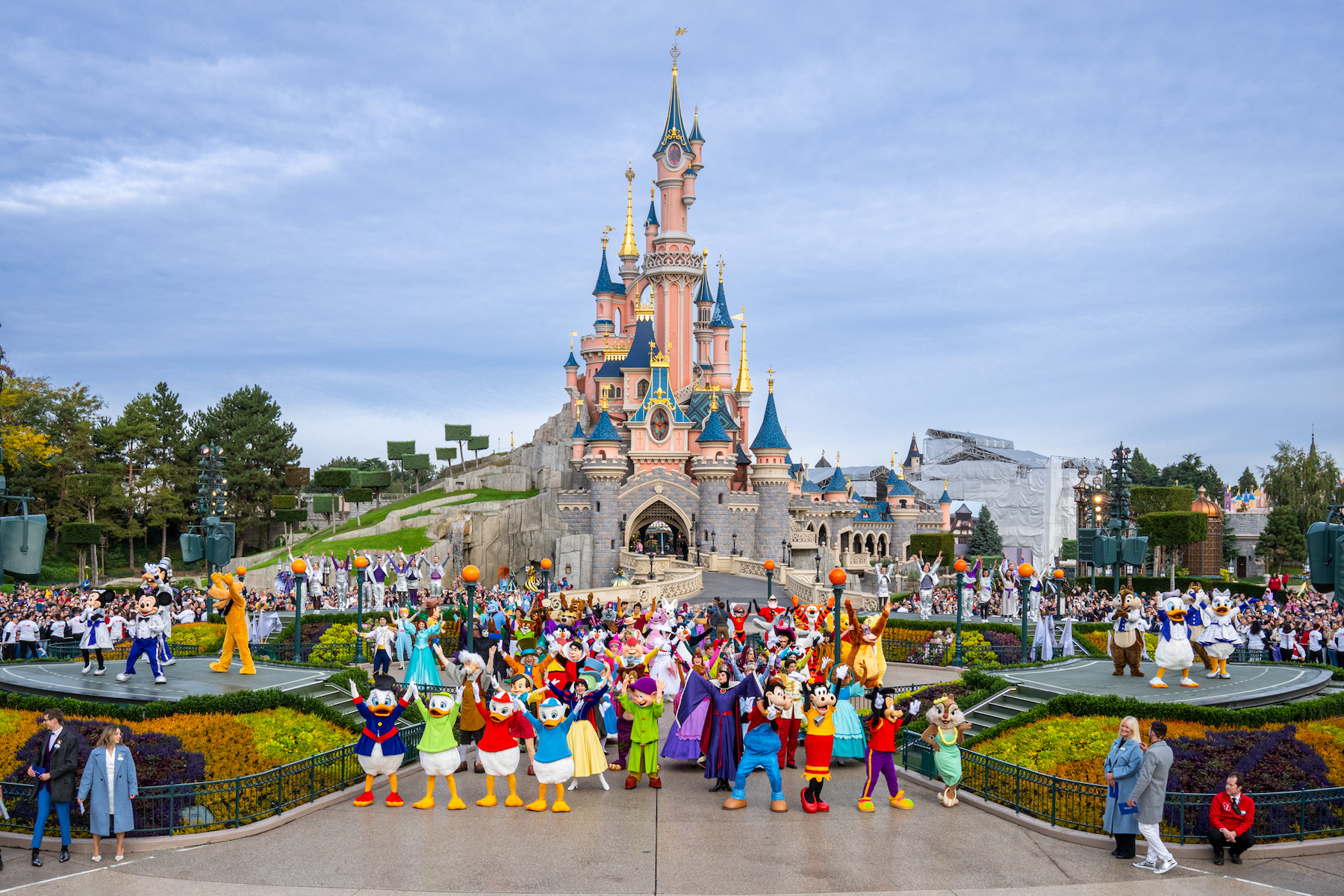 Disneyland Paris Celebrates Disney's 100th anniversary With Ceremony Featuring 100 Disney Characters in Front of Sleeping Beauty Castle! • DisneylandParis News