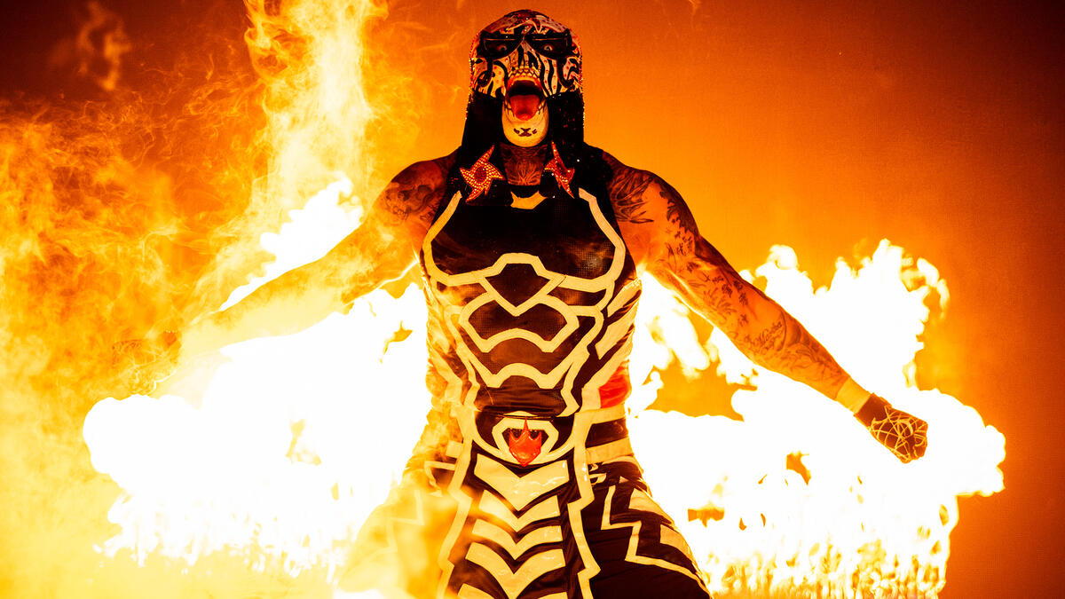 Penta brings the heat to Raw: photoWWE