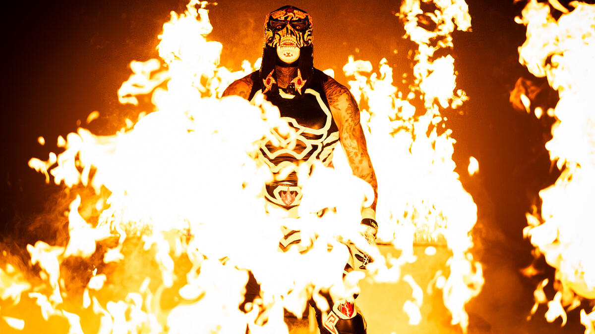 Penta brings the heat to Raw: photoWWE