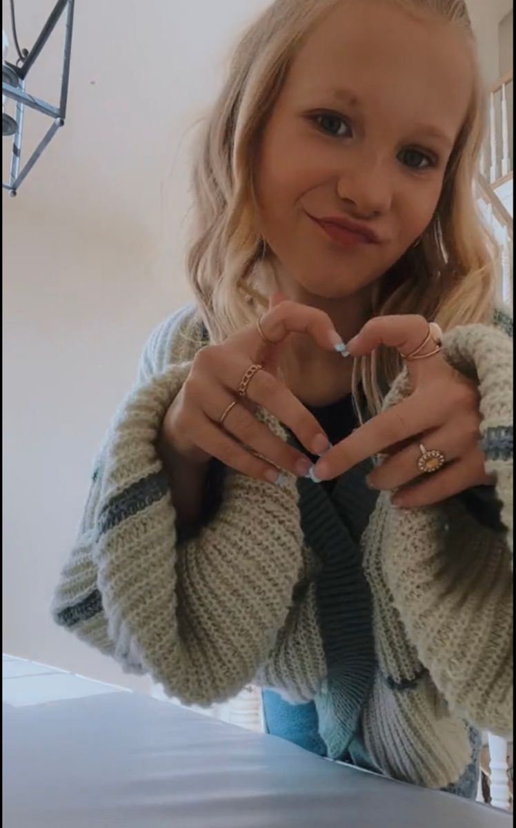 PresLee Grace Nelson ideas. enough is enough, cute youtubers, cute outfits