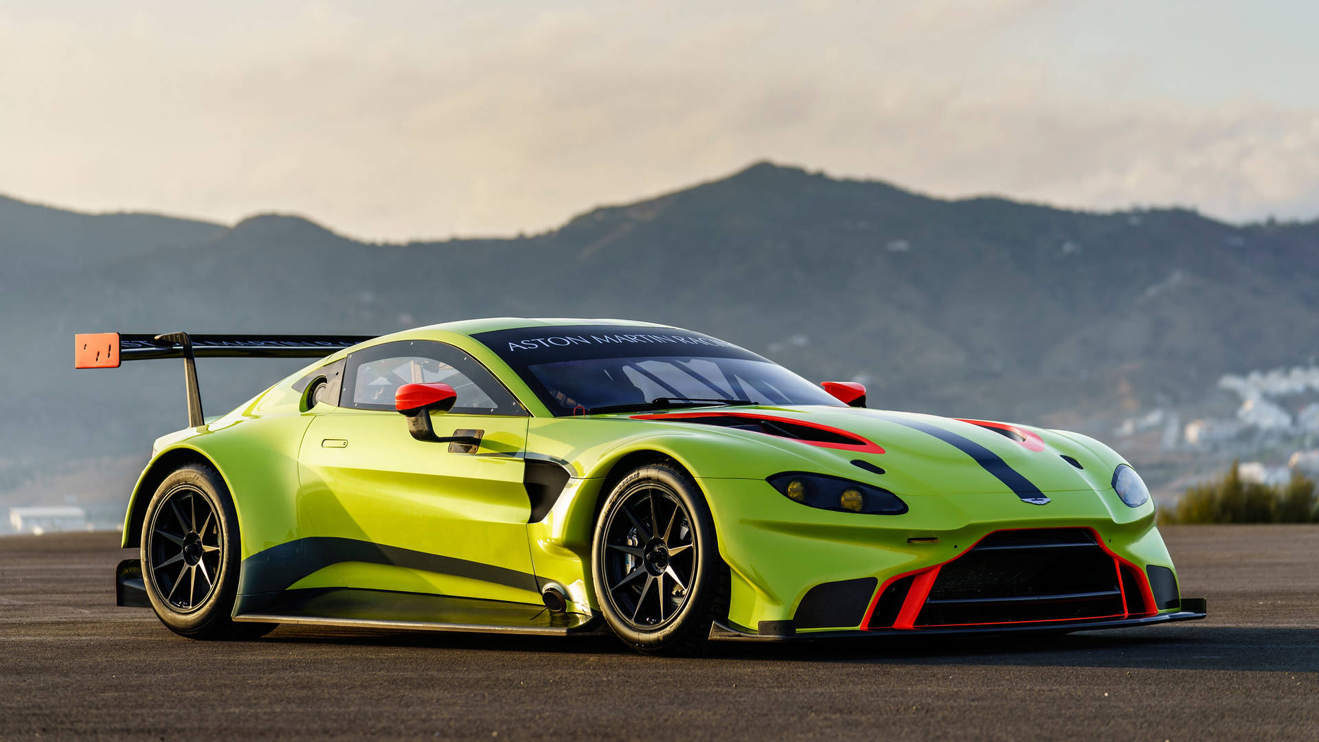 Download Aston Martin Wallpaper
