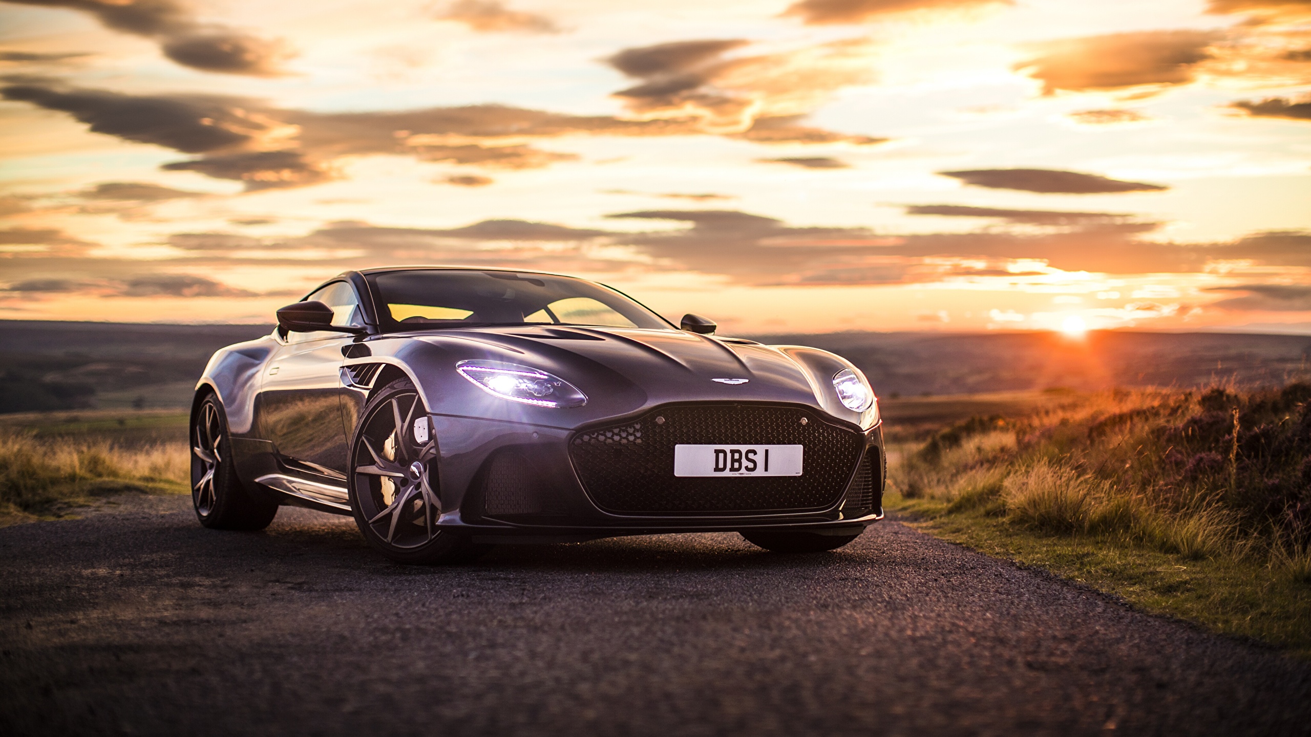 Desktop Wallpaper Aston Martin DBS, Superleggera Violet 2560x1440