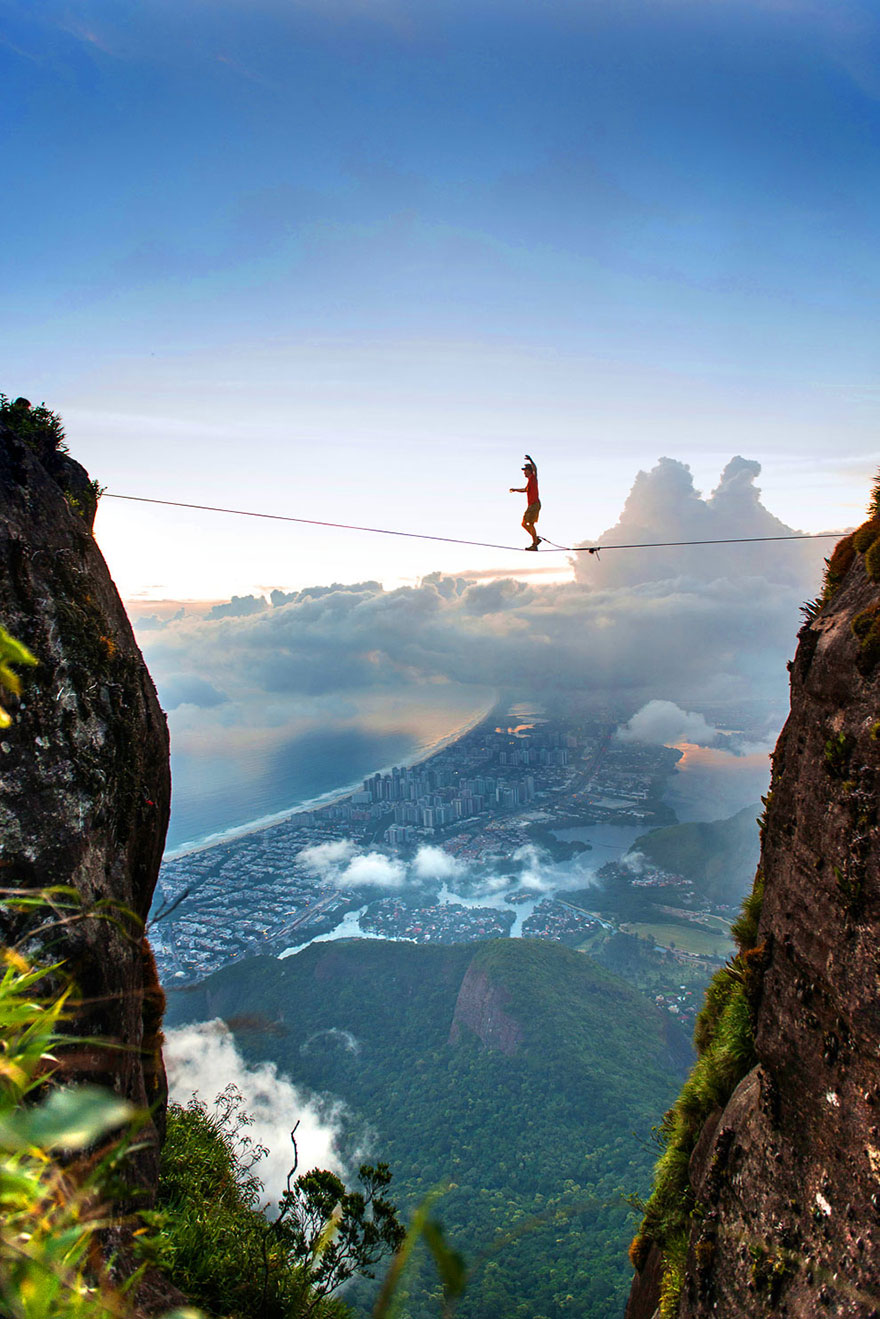 Death Defying Photo That Will Make Your Heart Skip A Beat