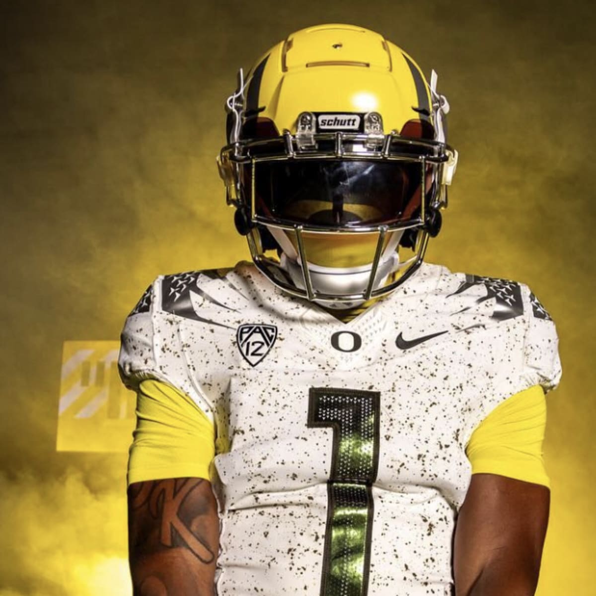 Dakorien Moore commits to Oregon; Ducks land nation's No. 1 wide receiver
