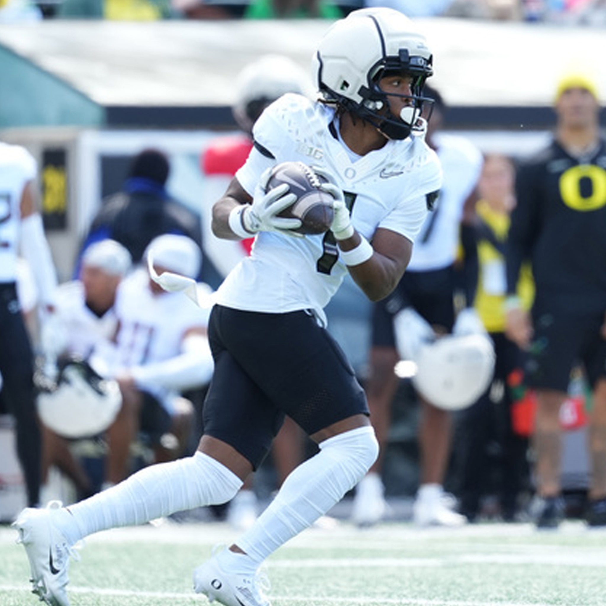 Who Is Dakorien Moore? Get To Know The Football Star