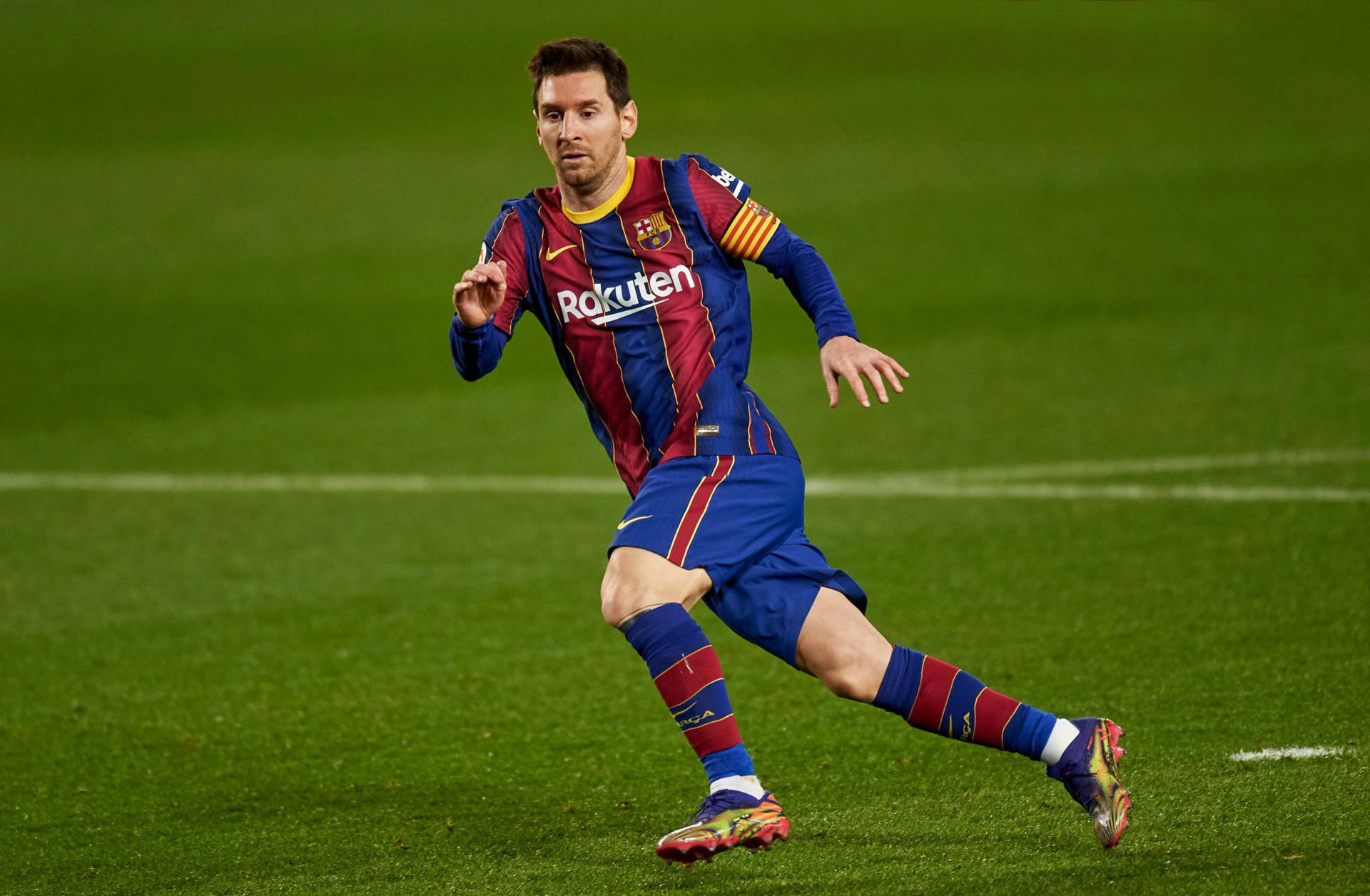 Download Messi PSG Running Wallpaper