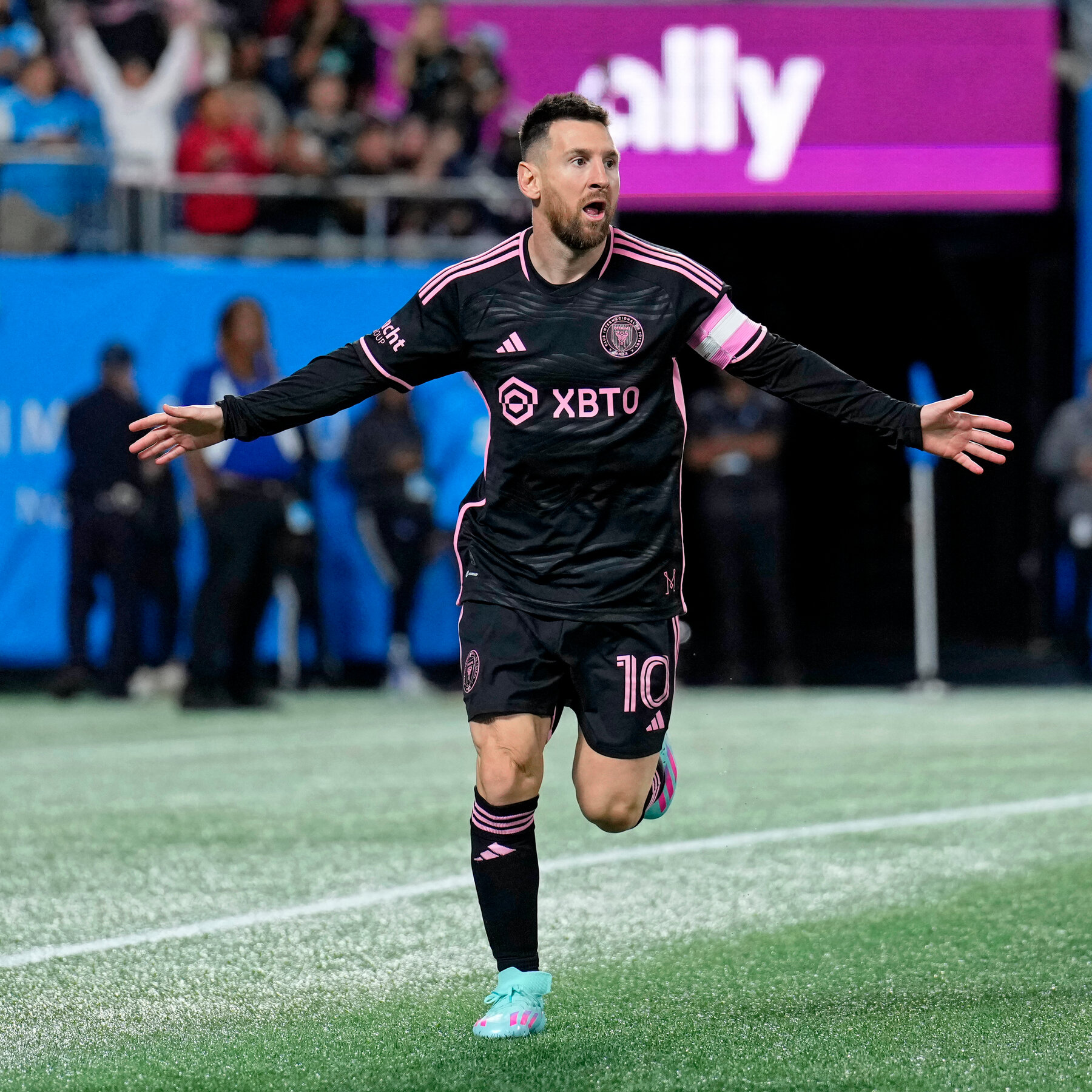 Messi Running Wallpapers - Wallpaper Cave