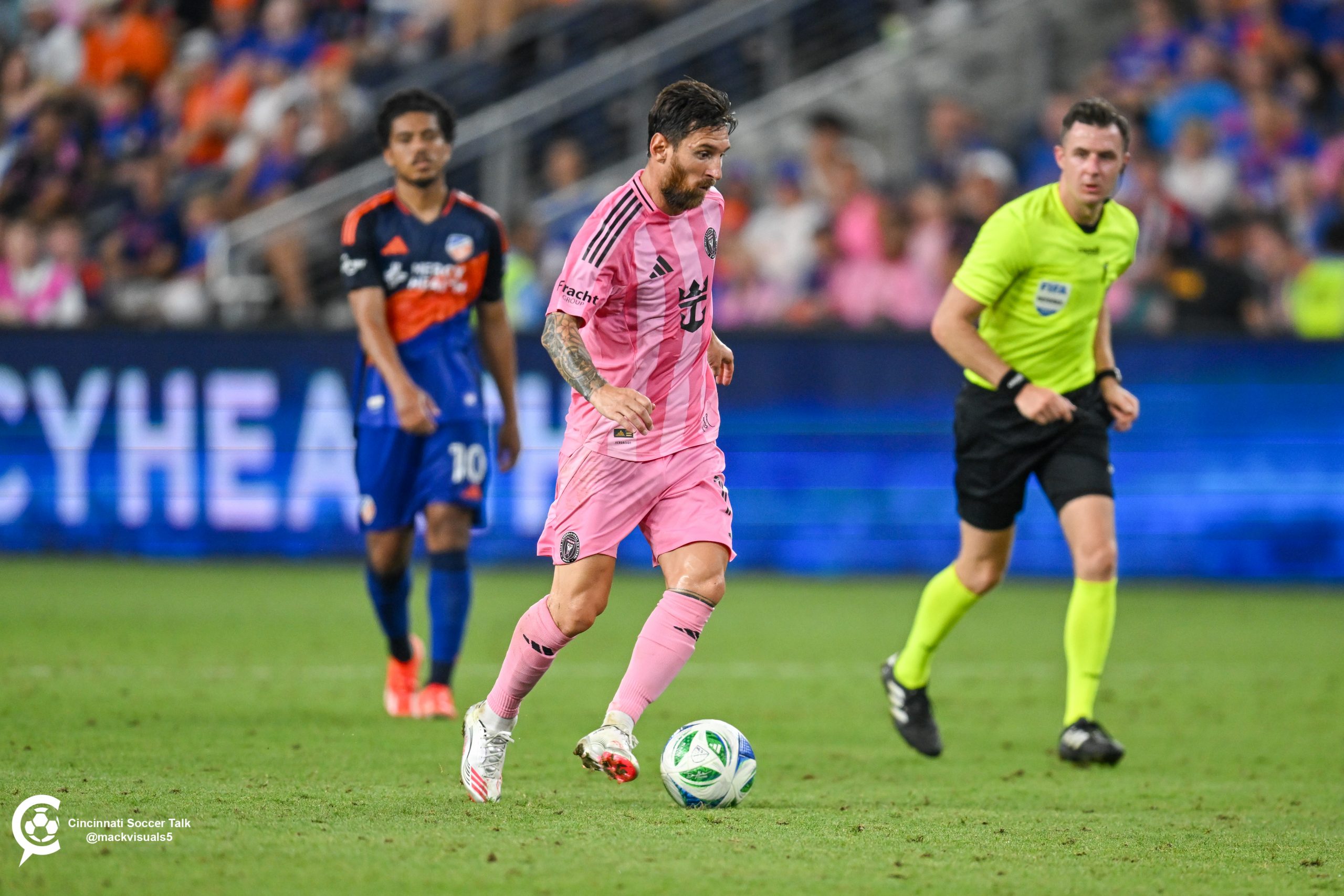 Messi Running Wallpapers - Wallpaper Cave