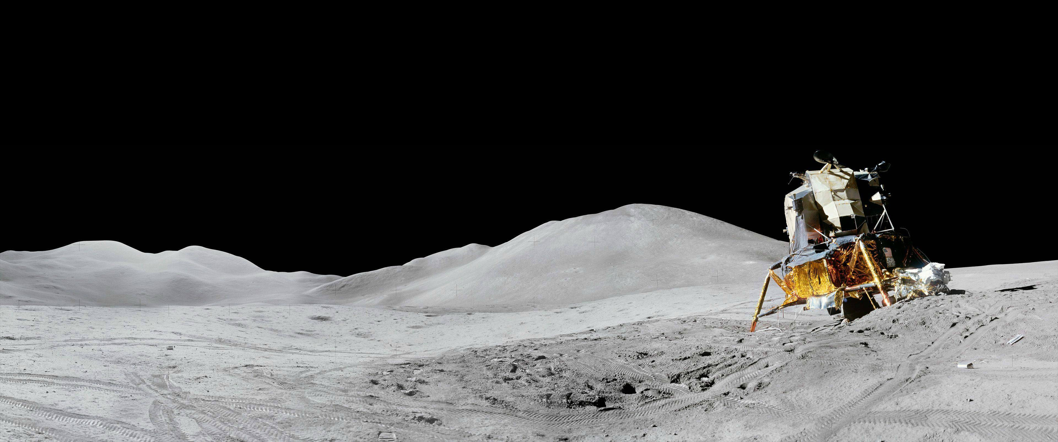 On the moon 3440 x 1440