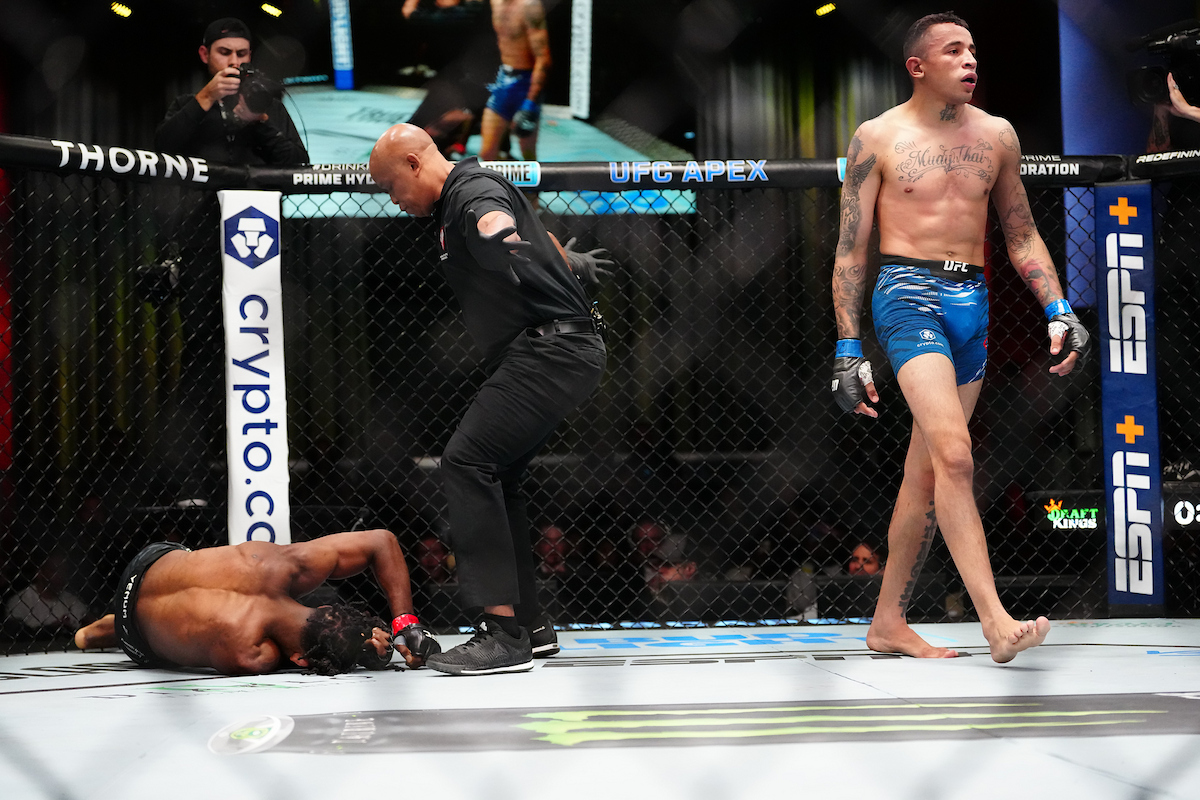 Protagonista, Carlos Prates aplica nocaute fulminante no UFC Vegas- Ag. Fight