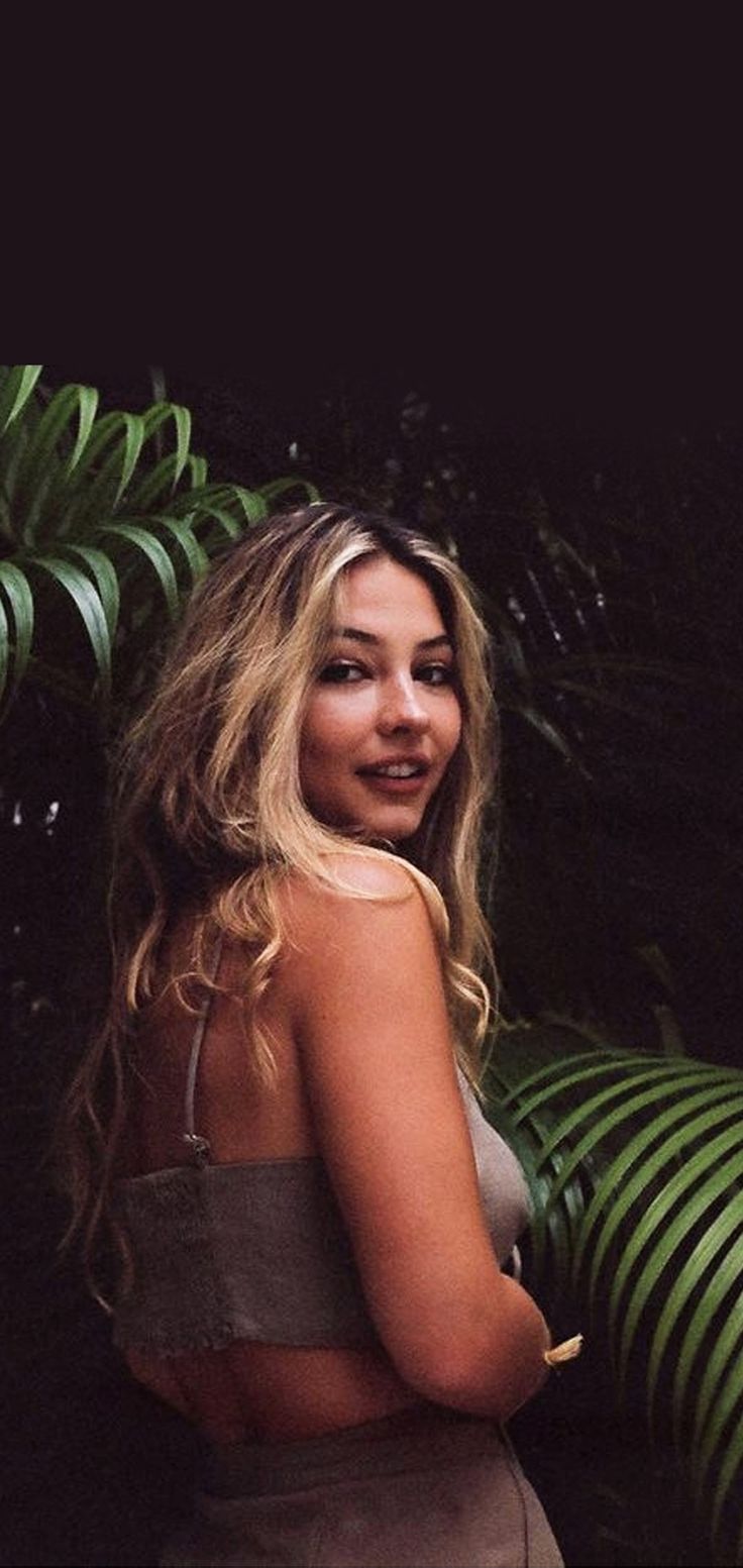 Wallpaper Banks (Sarah Cameron)