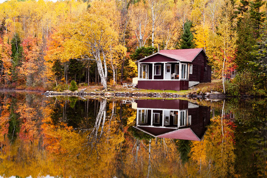 Fall Lake House Image