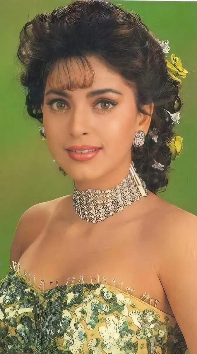 Juhi chawla wallpaper
