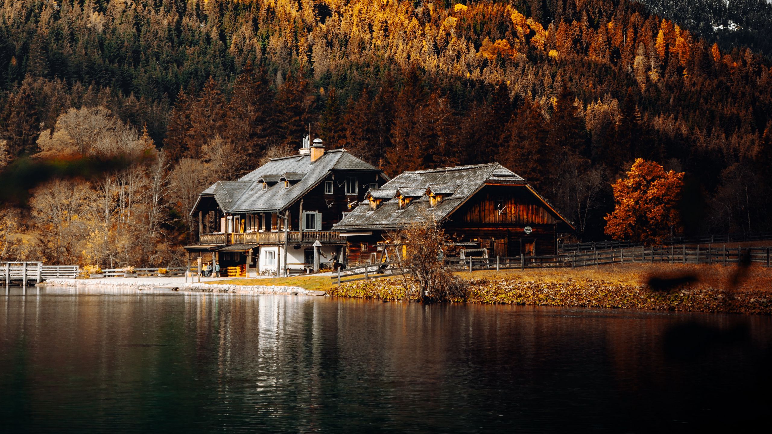 Download wallpaper 2560x1440 house, lake, forest, autumn, landscape widescreen 16:9 HD background