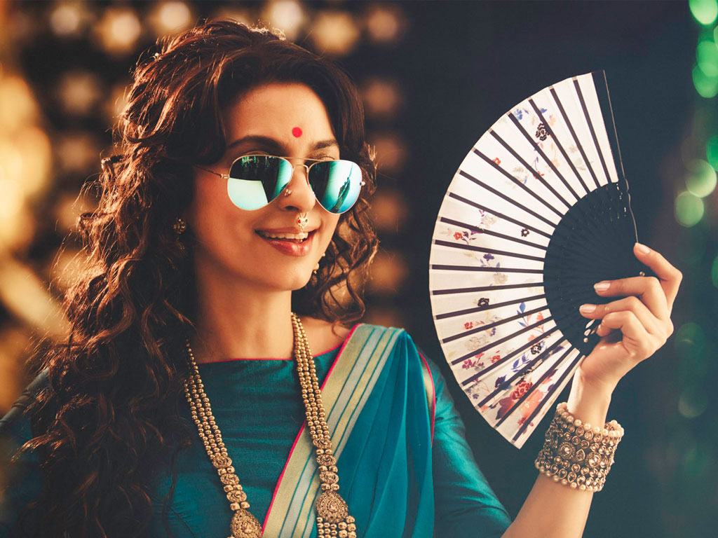 Juhi Chawla HD Wallpaper. Latest Juhi Chawla Wallpaper HD Free Download (1080p to 2K)