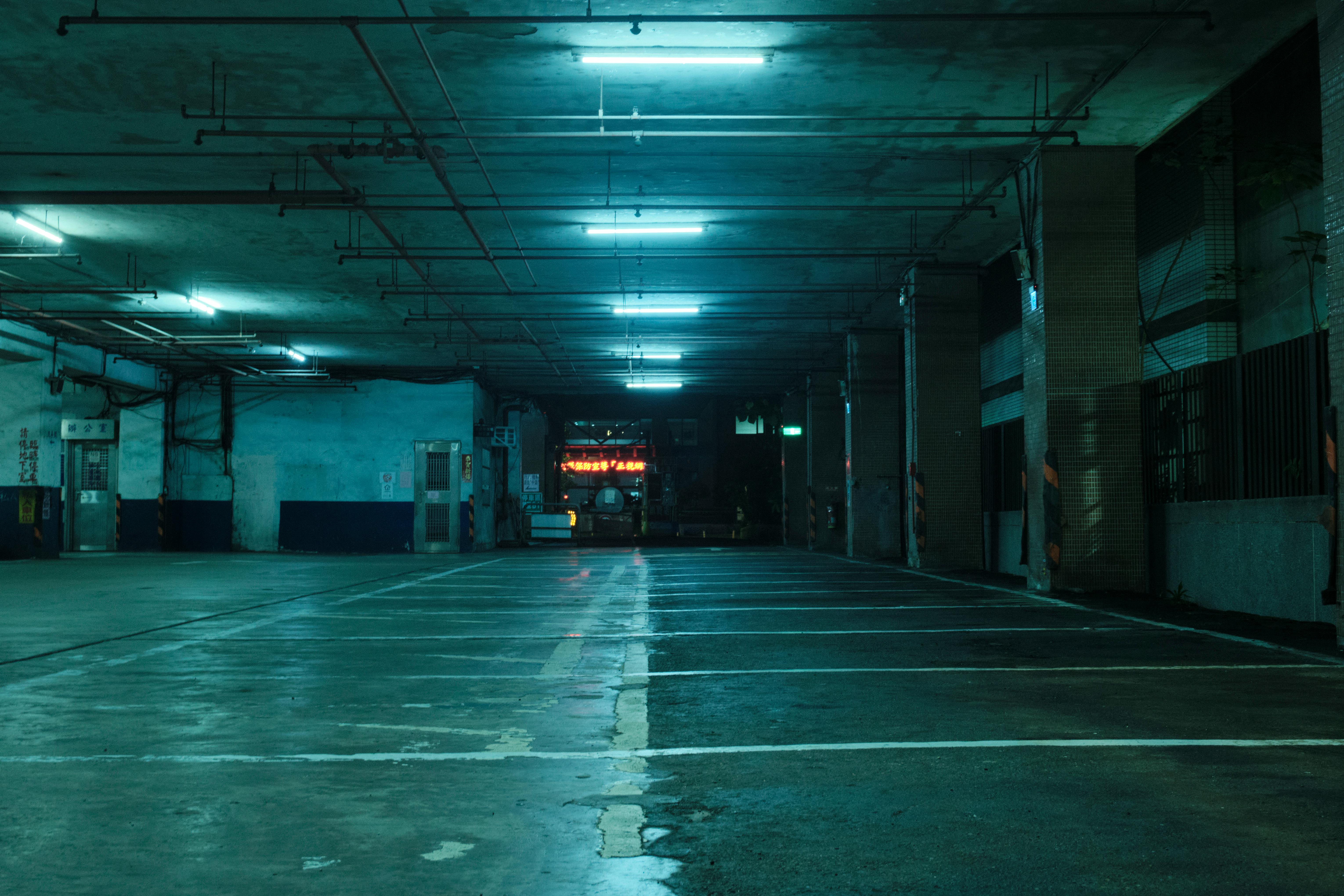 Empty Garage Photo, Download The BEST Free Empty Garage & HD Image