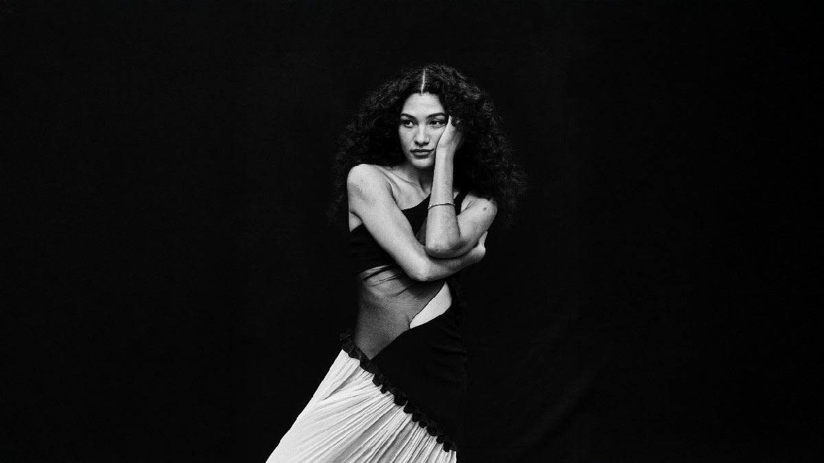 OLIVIA DEAN ANNOUNCES 'THE ART OF LOVING'