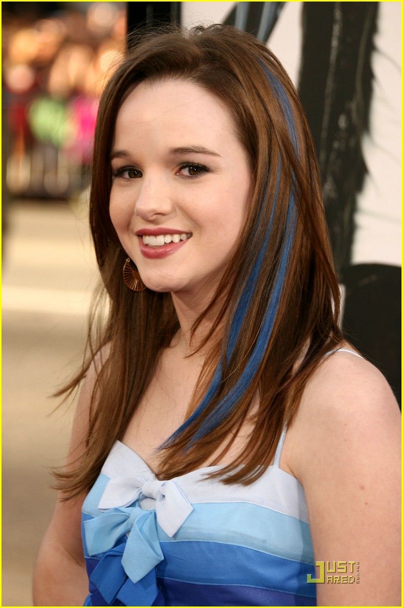 Kay Panabaker is 17 Again Stunning: Photo 131201. Anna Maria Perez de Tagle, Asher Book, Kay Panabaker Picture. Just Jared Jr