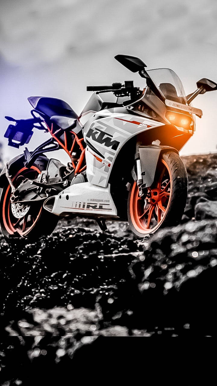 Download Captivating White KTM Bike Wallpaper