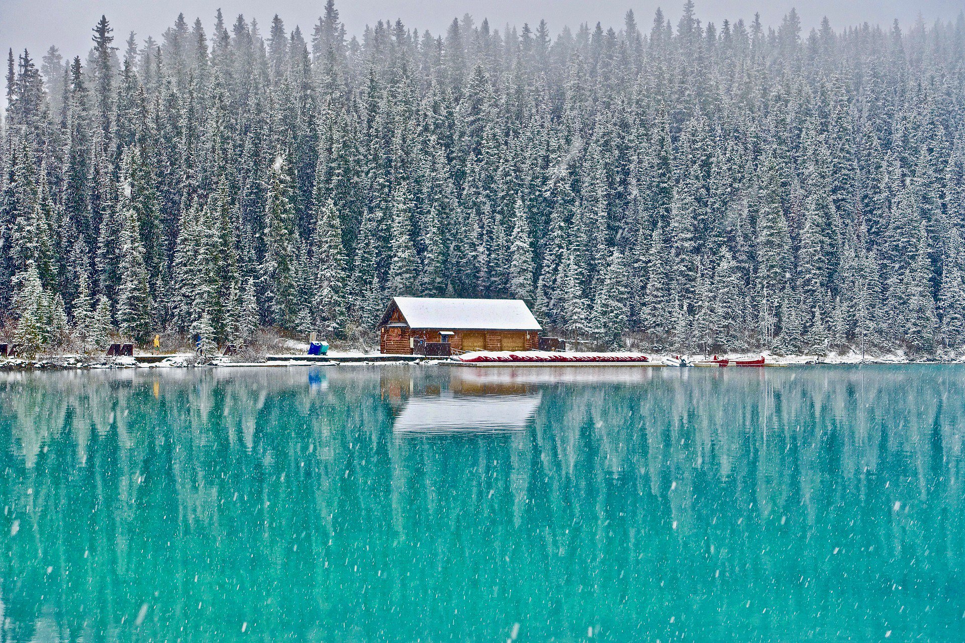 Desktop wallpaper: Winter, Lake, Reflection, Wooden, Man Made, Cabin, Forest, Snow 4K free download for PC. 982199