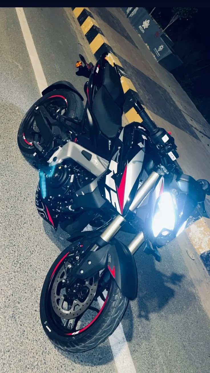 Pulsar NS400