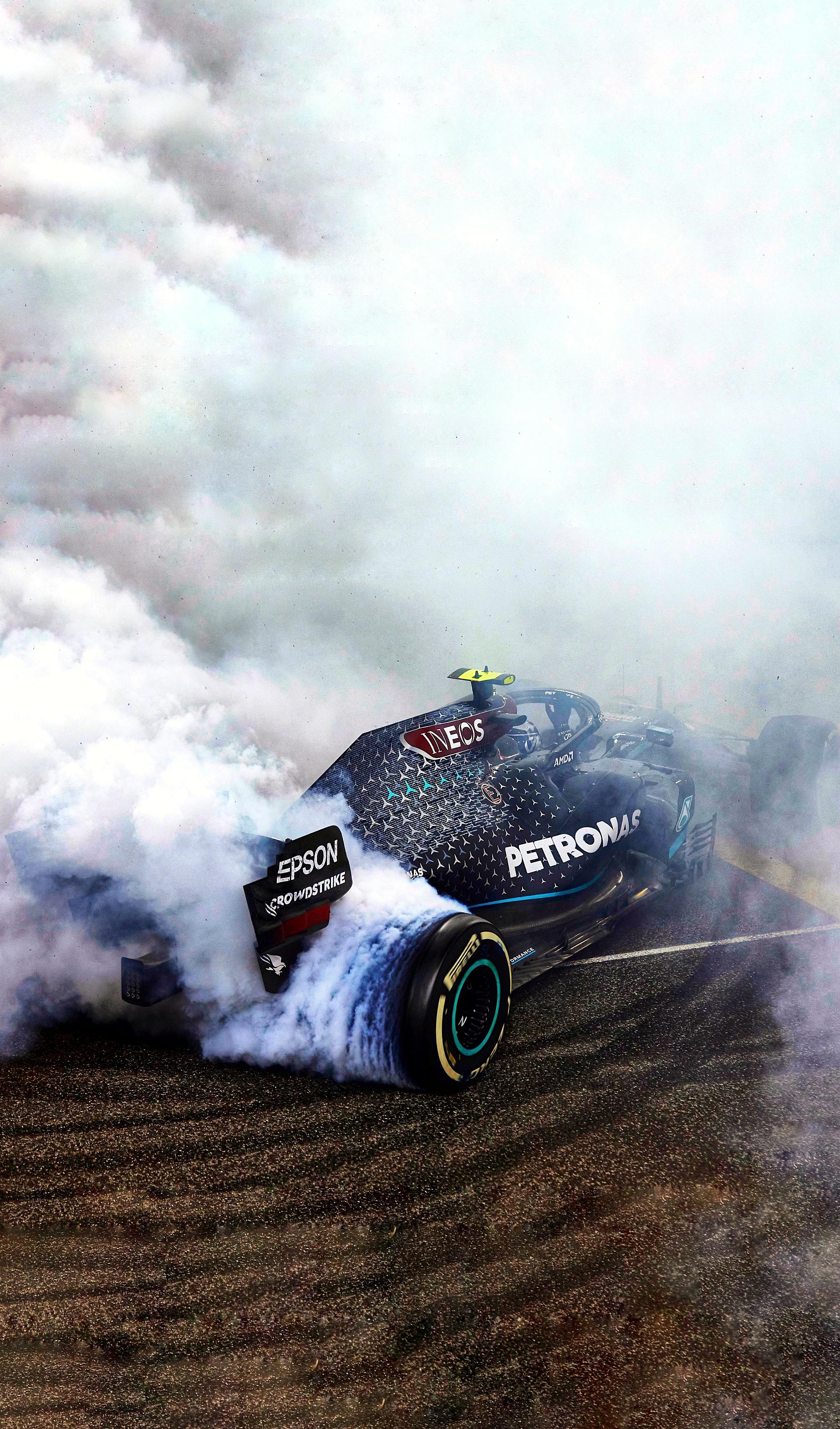 Valtteri Bottas celebrating