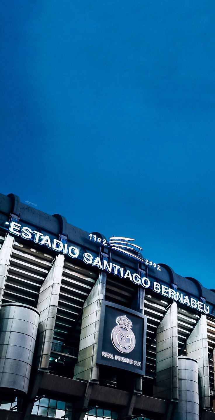 Santiago Bernabeu. Futebol. Real madrid photo, Real madrid picture, Real madrid logo
