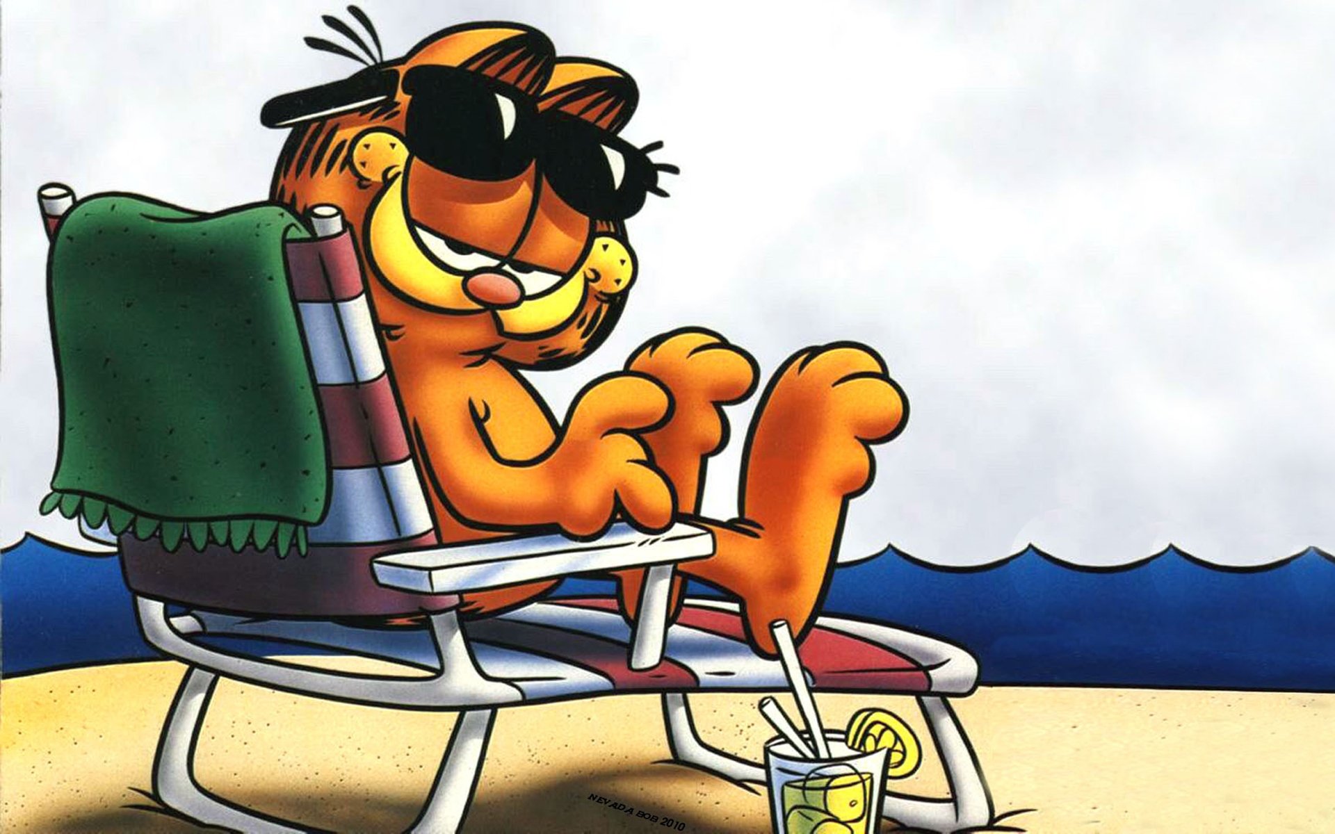 Chillin' with Garfield: A Fun HD Wallpaper
