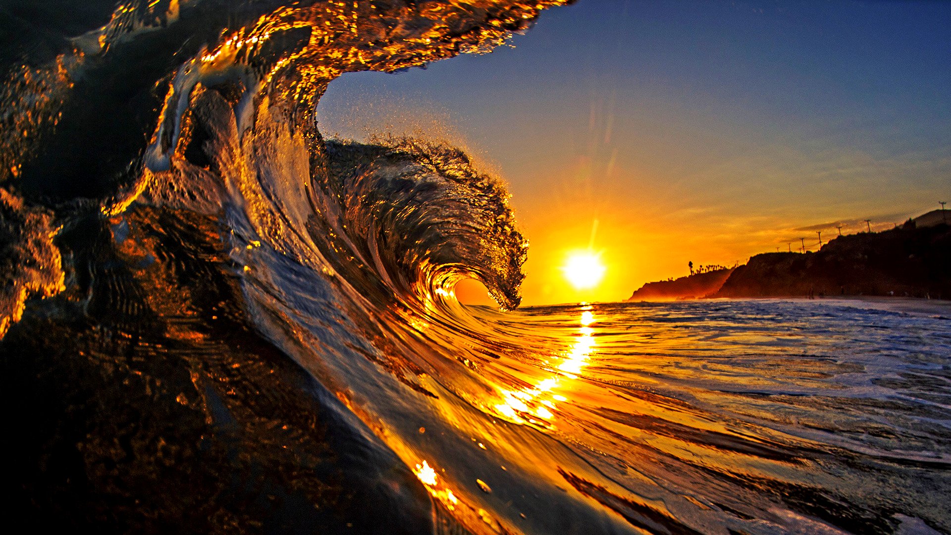 Majestic wave at sunrise [1920 × 1080]