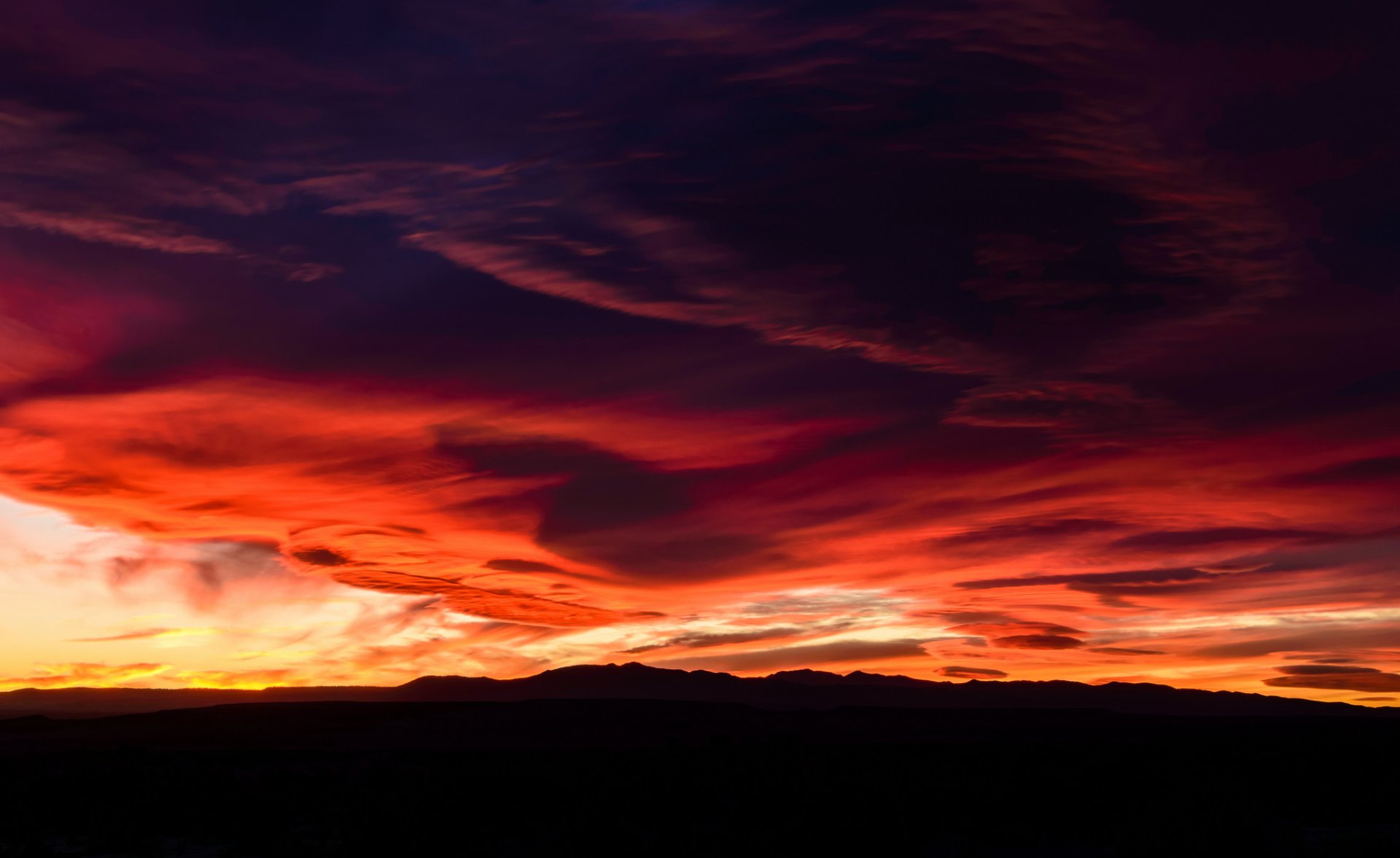 Majestic Mountain Sunset