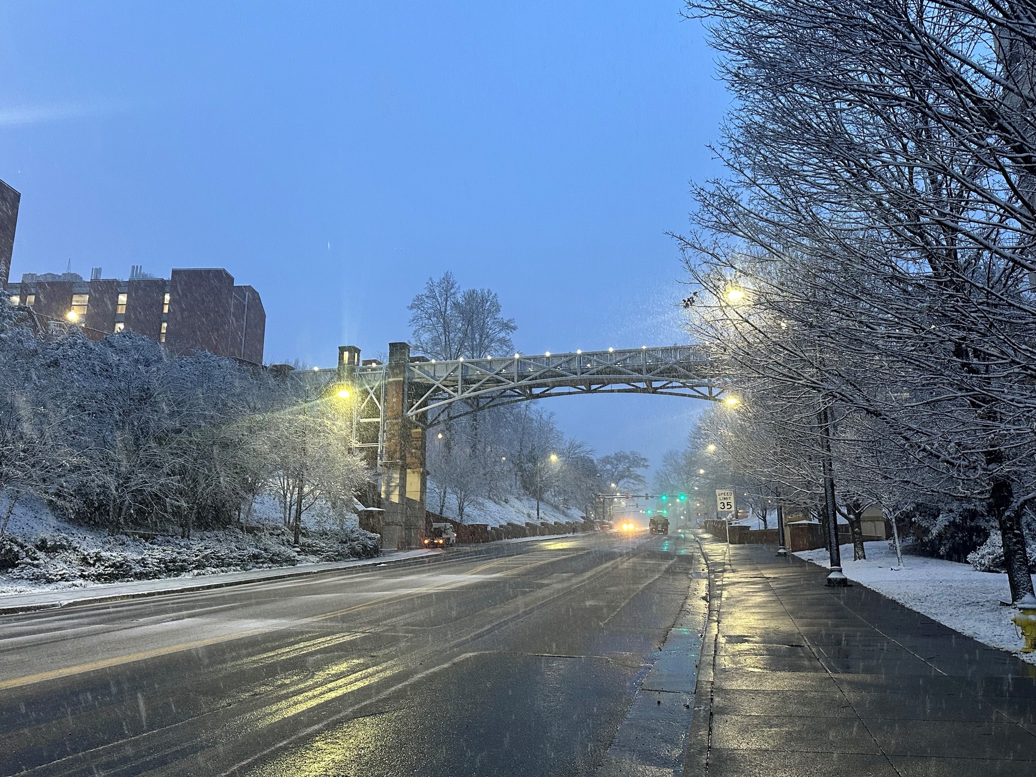 PHOTOS: Snow falls amid winter storm warning in East TN