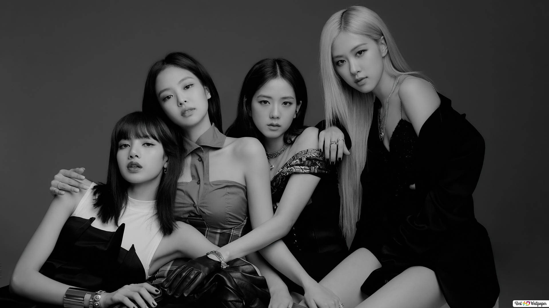 Blackpink And Jennie Kim Pose Wallpaper
