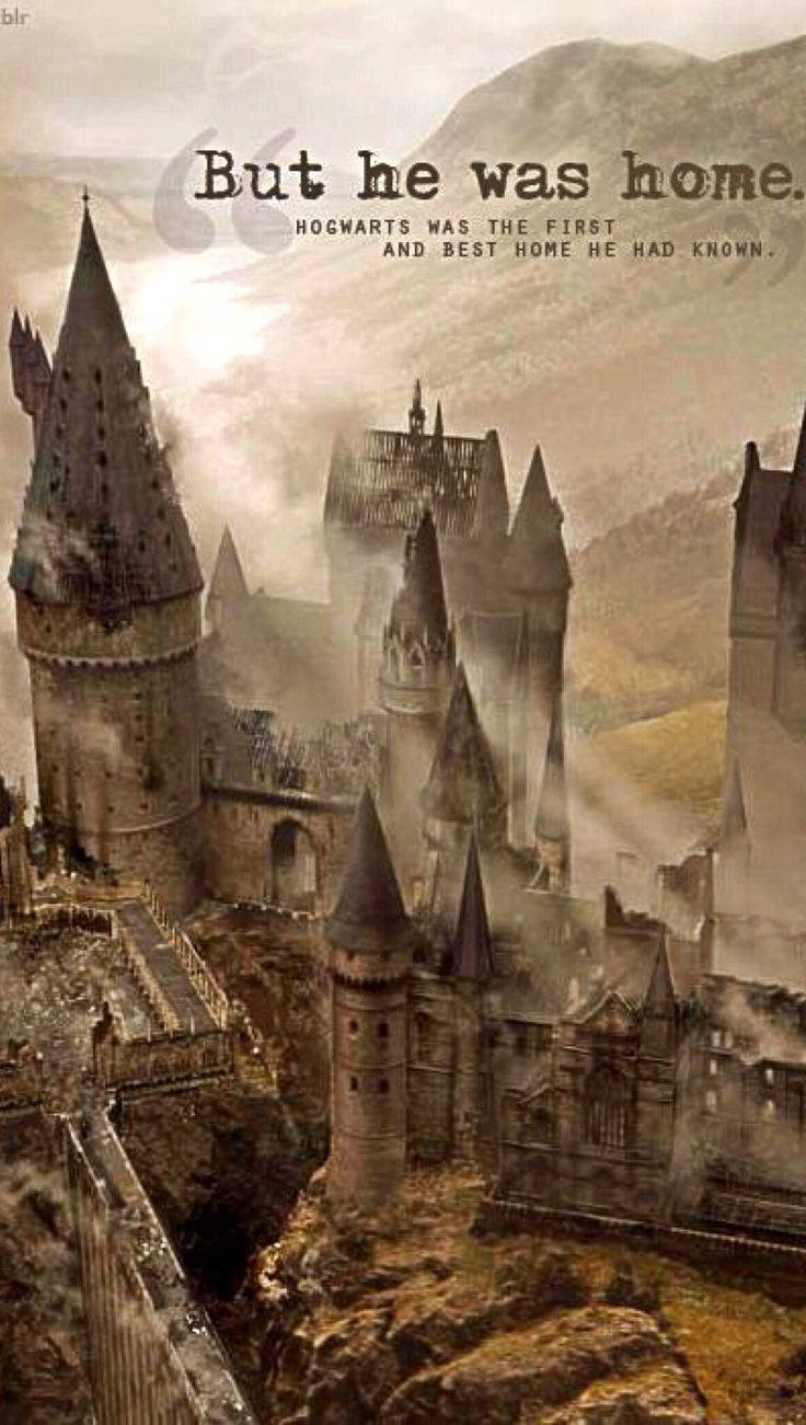 Download The beauty of Hogwarts overlooks at night Wallpaper