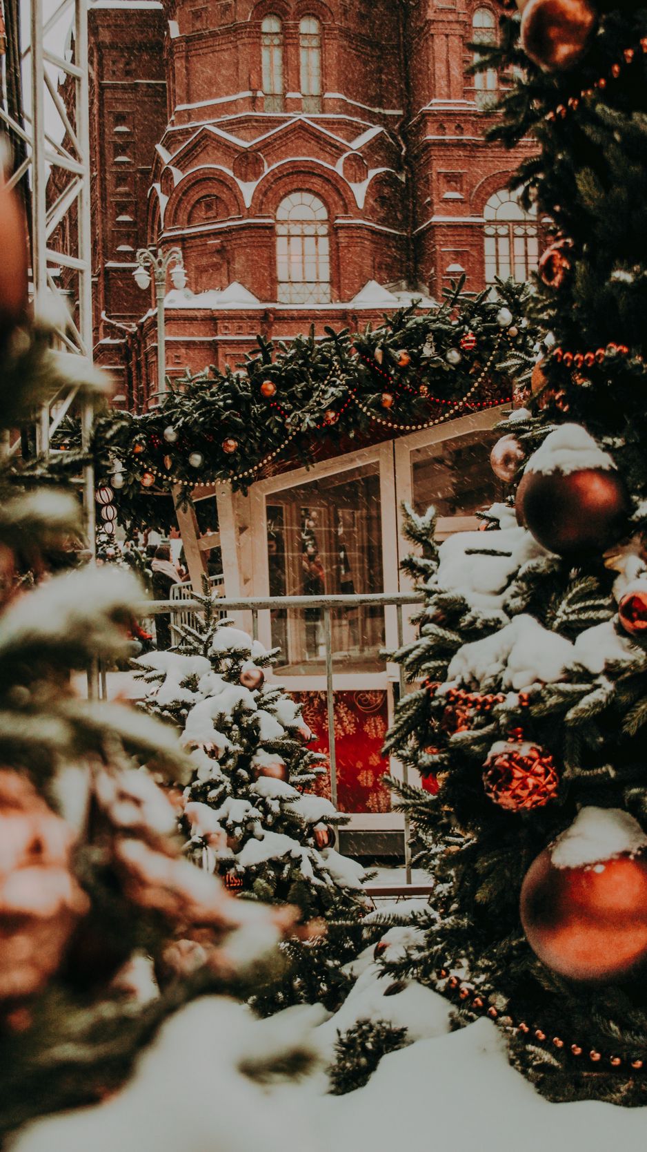 Download Wallpaper 938x1668 Winter City, New Year, Christmas, Snowfall, Decorations Iphone 8 7 6s 6 For Parallax HD Background