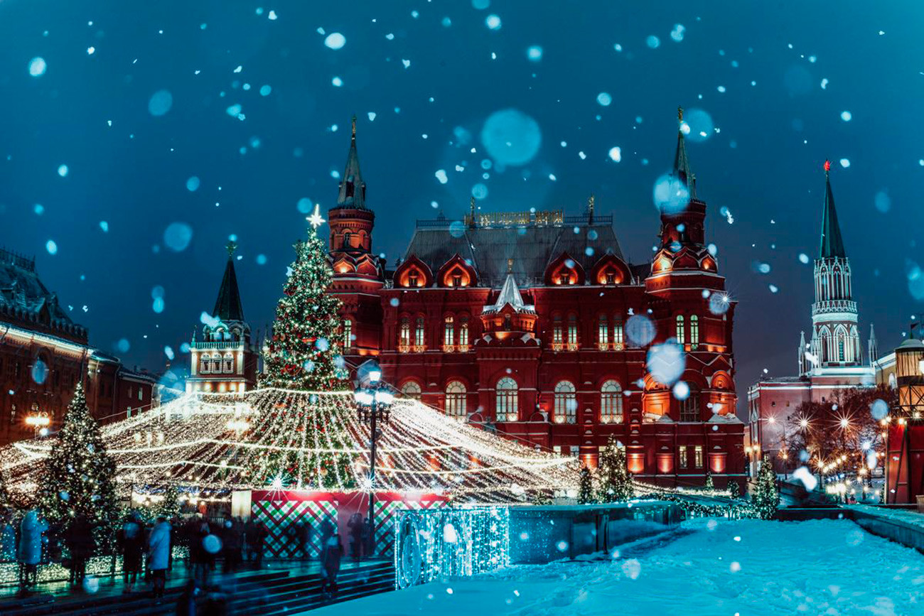 Moscow's streets shine bright for Christmas and New Year (PHOTOS)
