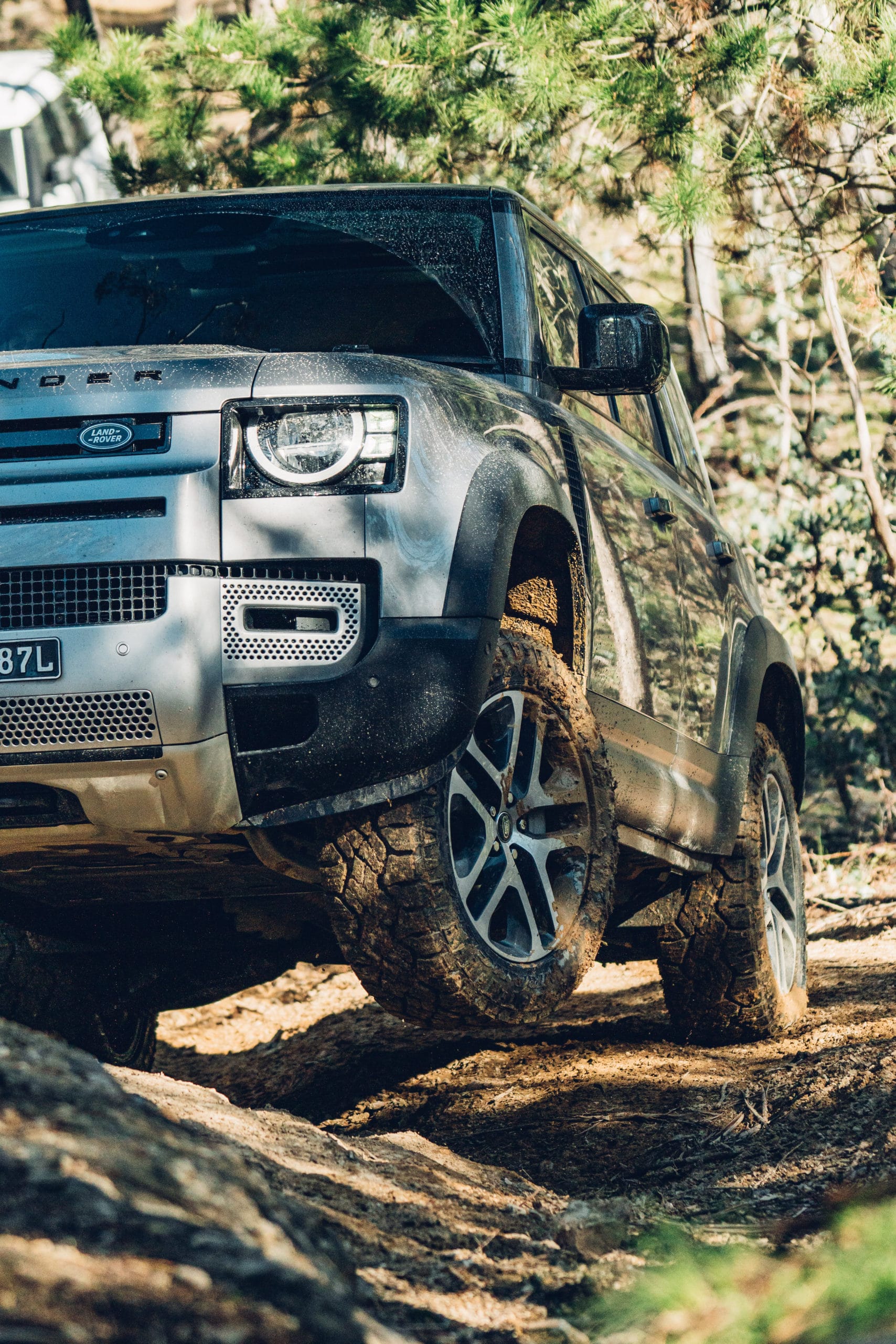 REVIEW: Hands On With The New Land Rover Defender