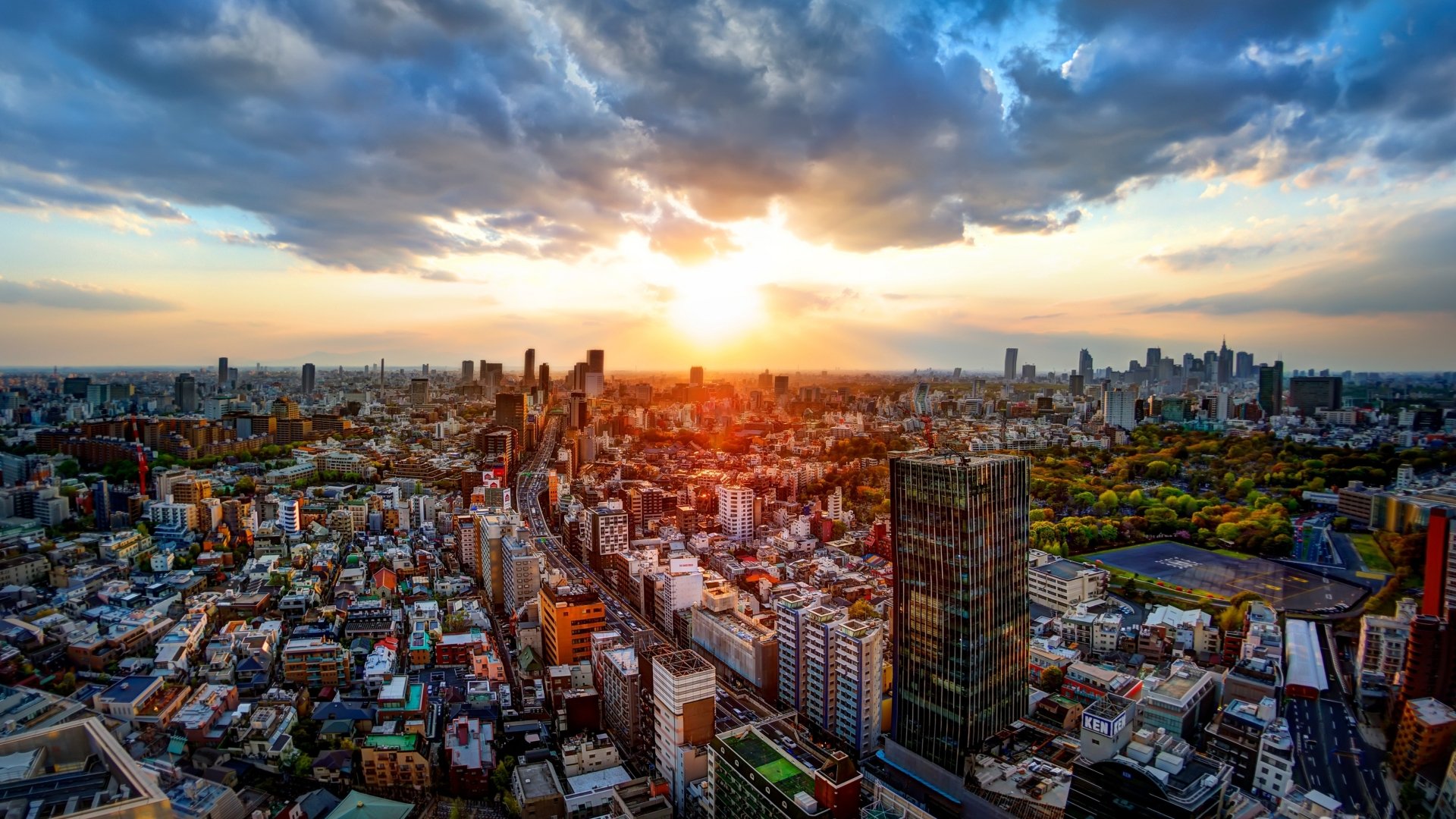 Tokyo Sunset: Stunning 4K Ultra HD Wallpaper of Japan's Skyline