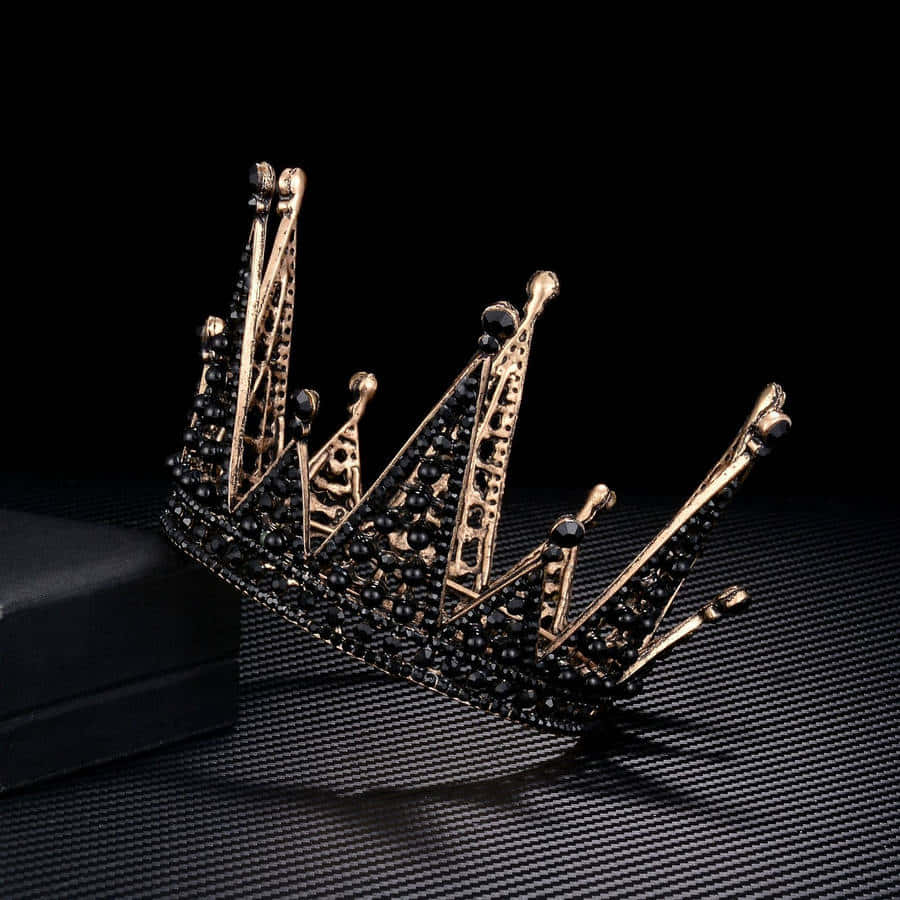 Download A dazzling golden crown stands out as an elegant and stunning symbol of power and luxury