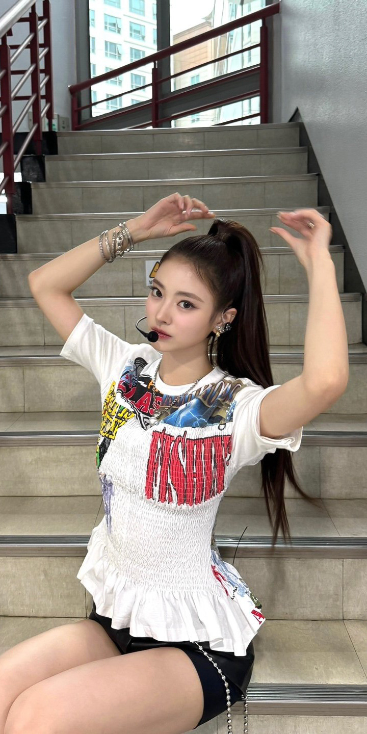 anna wallpaper. Explore Tumblr posts and blogs