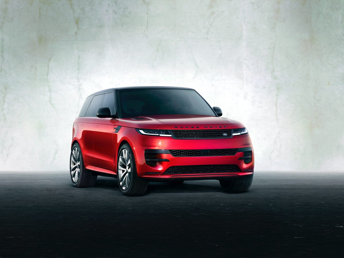 View Photo of the 2023 Range Rover Sport Hybrid